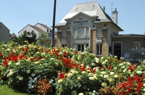 Centre socio-culturel de la Croix des Ouches à Maisons-Alfort (94) Centre socio-culturel de la Croix des Ouches à Maisons-Alfort (94)